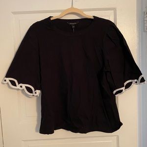 BR short sleeve tee w/ wide cut sleeves